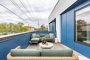 The Outrider by AvantStay Chic Stay Close to Broadway