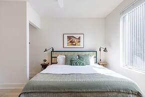 The Outrider by AvantStay Chic Stay Close to Broadway