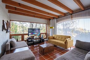 Beautiful Country House Pool & Views