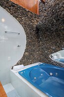 Beautiful Country House Pool & Views