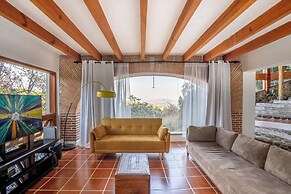 Beautiful Country House Pool & Views