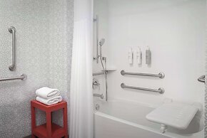 Hampton Inn & Suites Naples South