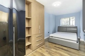 Cosy Feltham Apartment With 2 Bedrooms