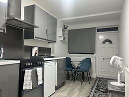 Solihull Cozy Apartment Retreat