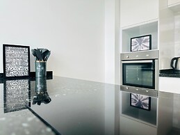 Modern and Comfortable Studio Apartment