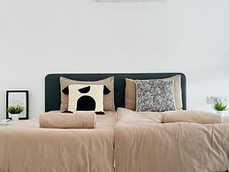 Modern and Comfortable Studio Apartment
