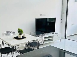 Modern and Comfortable Studio Apartment