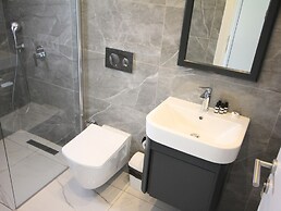 Modern and Comfortable Studio Apartment