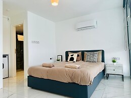 Modern and Comfortable Studio Apartment