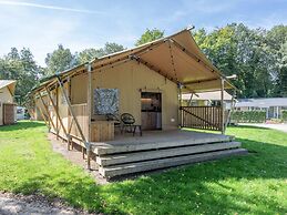 Nice Safari Tent in De Maasduinen