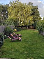 King Arthur's Rest - Sleeps 10, Hot Tub & Garden