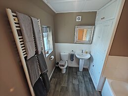 King Arthur's Rest - Sleeps 10, Hot Tub & Garden