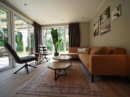 Modern Chalet Near Three National Parks