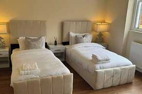 Glasgow Central Paradise - Spacious 3- Bed House