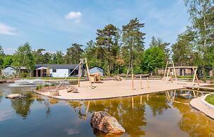 Nice Chalet in a Holiday Park, Adjacent to the Hoge Veluwe National Pa