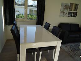 Nice Chalet in a Holiday Park, Adjacent to the Hoge Veluwe National Pa