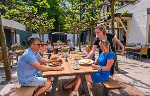 Nice Chalet in a Holiday Park, Adjacent to the Hoge Veluwe National Pa