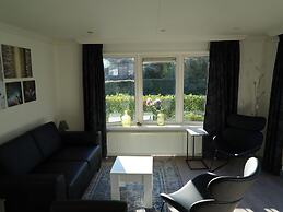 Nice Chalet in a Holiday Park, Adjacent to the Hoge Veluwe National Pa