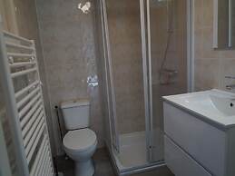 Nice Chalet in a Holiday Park, Adjacent to the Hoge Veluwe National Pa