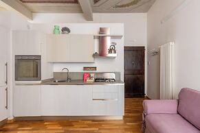 La casa Magenta by Wonderful Italy