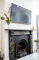 Belfast Bliss Apartment - Modern & Cozy Retreat
