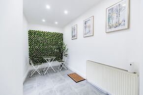 Belfast Bliss Apartment - Modern & Cozy Retreat