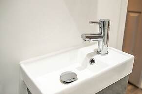 Belfast Bliss Apartment - Modern & Cozy Retreat