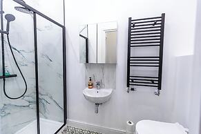 Belfast Bliss Apartment - Modern & Cozy Retreat