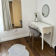 Central London Trendy Apartment