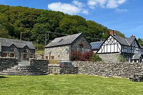 Dee Valley Country Escape - Sleeps 4 & Hot Tub