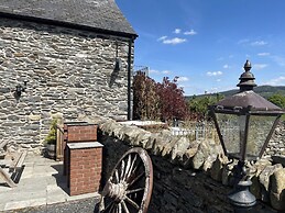 Dee Valley Country Escape - Sleeps 4 & Hot Tub