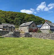 Dee Valley Country Escape - Sleeps 4 & Hot Tub