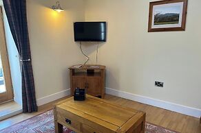 Dee Valley Country Escape - Sleeps 4 & Hot Tub