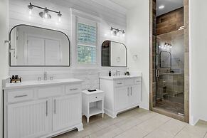 Blue Heron Manor by Avantstay Ocean View + Saltwater Pool