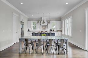 Blue Heron Manor by Avantstay Ocean View + Saltwater Pool