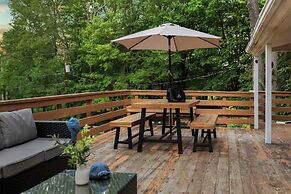 Arcade, Sports Bar, Deck Living, Fire Pit, Near the Lake! Sasa by Avan