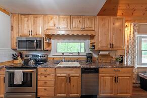 Arcade, Sports Bar, Deck Living, Fire Pit, Near the Lake! Sasa by Avan