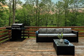 Arcade, Sports Bar, Deck Living, Fire Pit, Near the Lake! Sasa by Avan