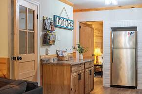 Arcade, Sports Bar, Deck Living, Fire Pit, Near the Lake! Sasa by Avan