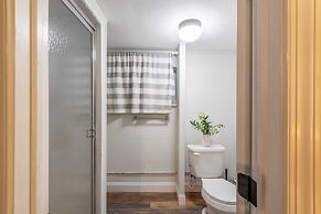 Arcade, Sports Bar, Deck Living, Fire Pit, Near the Lake! Sasa by Avan