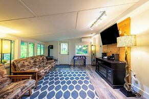 Arcade, Sports Bar, Deck Living, Fire Pit, Near the Lake! Sasa by Avan