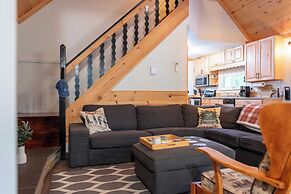 Arcade, Sports Bar, Deck Living, Fire Pit, Near the Lake! Sasa by Avan