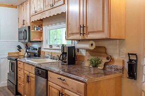 Arcade, Sports Bar, Deck Living, Fire Pit, Near the Lake! Sasa by Avan