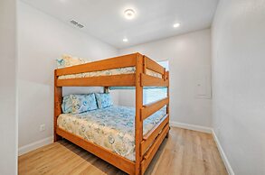 Frisky Flip Flopper by Avantstay Pool + Views