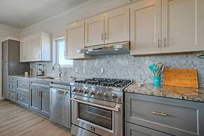 Frisky Flip Flopper by Avantstay Pool + Views