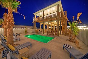 Frisky Flip Flopper by Avantstay Pool + Views