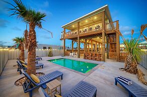 Frisky Flip Flopper by Avantstay Pool + Views