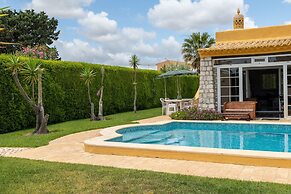 Lagos Sea and Pool Piedade Villa