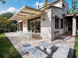 Quiet House in Drap With Swimming Pool
