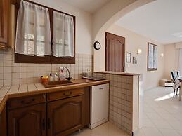 Quiet House in Drap With Swimming Pool